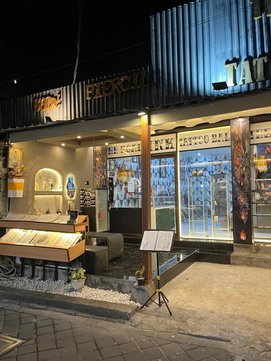 The Road Ink Tattoo Kuta Studio Interior & Stations